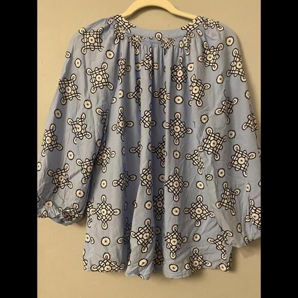 Crown & Ivy Blue Floral Blouse - Size L - Picture 6 of 8